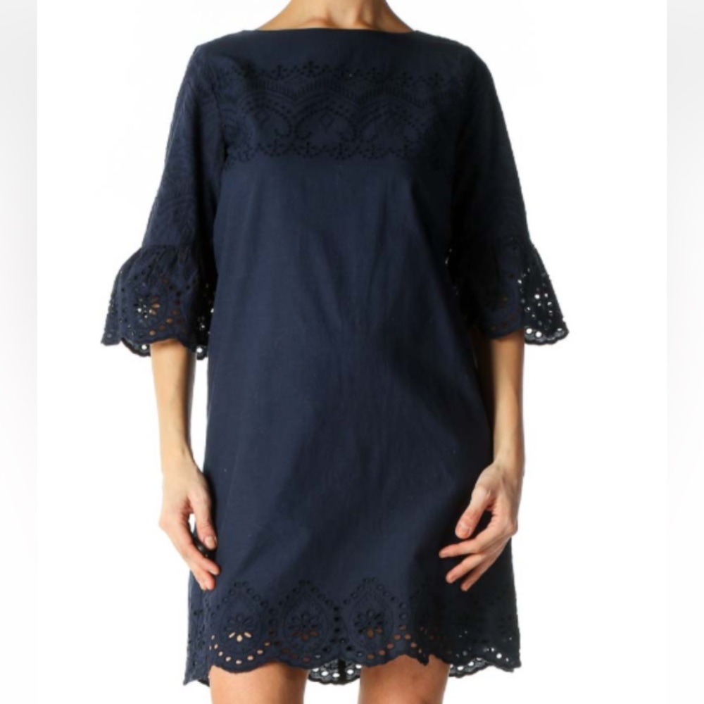 Ann Taylor LOFT  eyelet shift dress. Size X small. Navy.‎ Bell sleeves. Lined